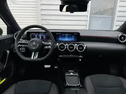 Photo 10 Mercedes Classe A 200 d Star Edition