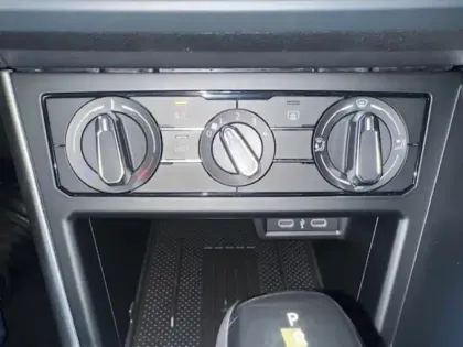 Photo 11 Volkswagen Taigo  1.0 TSI 116ch VW Edition DSG7