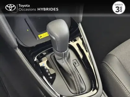 Photo 14 Toyota C-HR  2.0 Hybride Rechargeable 225ch Graphic MY26