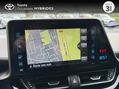 Photo 10 Toyota C-HR  122h Distinctive 2WD E-CVT RC18