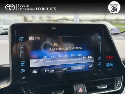 Photo 8 Toyota C-HR  122h Distinctive 2WD E-CVT RC18