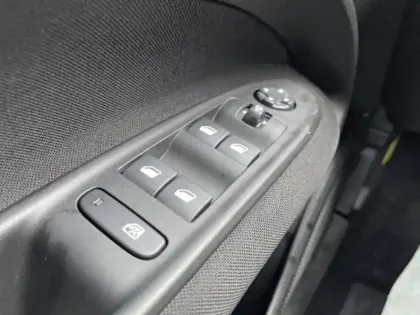 Photo 11 Fiat 600  1.2 Hybrid 100ch La Prima DCT6