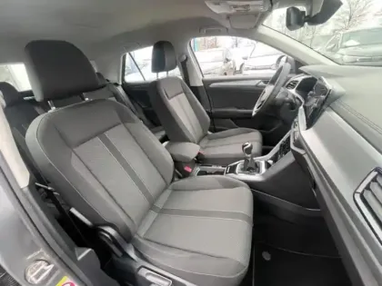 Photo 10 Volkswagen T-roc  1.0 TSI 110ch Life Plus