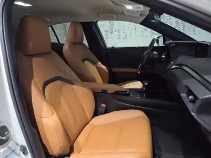 Photo 12 Lexus UX  250h 4WD Le Plus MY22