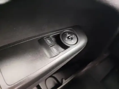 Photo 13 Ford Transit Courier  1.5 TDCI 100ch Stop&Start Trend Business