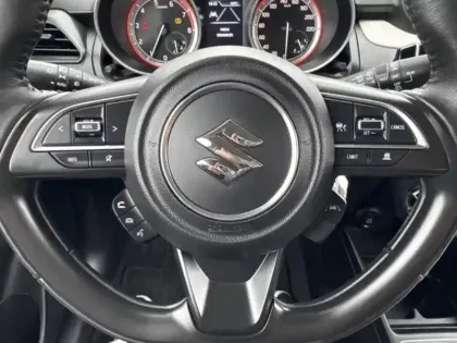 Photo 14 Suzuki Swift  1.2 Dualjet Hybrid 83ch Privilège