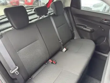 Photo 11 Suzuki Swift  1.2 Dualjet Hybrid 83ch Privilège