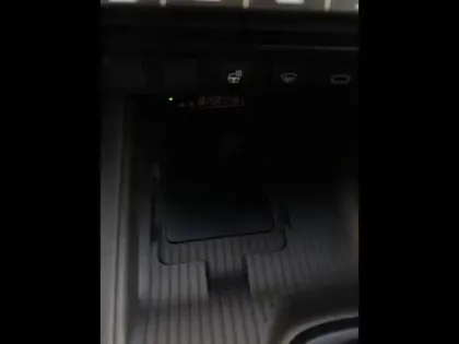 Photo 8 Toyota C-HR  1.8 Hybride 140ch Graphic MY26