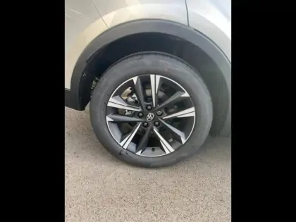 Photo 12 Toyota C-HR  1.8 Hybride 140ch Graphic MY26