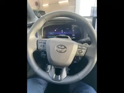 Photo 5 Toyota C-HR  1.8 Hybride 140ch Graphic MY26