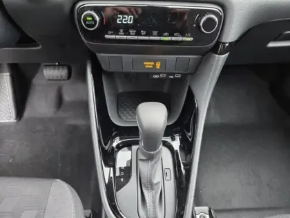 Photo 12 Toyota Yaris  116h Design 5p MY25