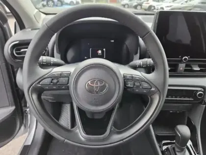 Photo 9 Toyota Yaris  116h Design 5p MY25