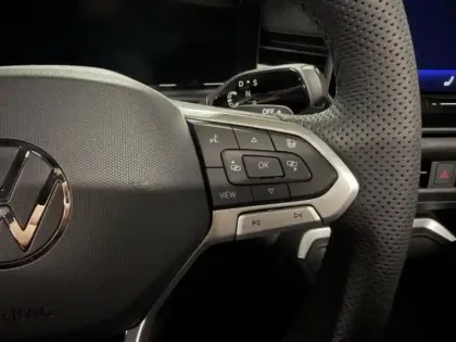 Photo 11 Volkswagen T-roc  1.5 eTSI 150ch R-Line DSG7