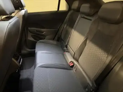 Photo 6 Volkswagen T-roc  1.5 eTSI 150ch R-Line DSG7