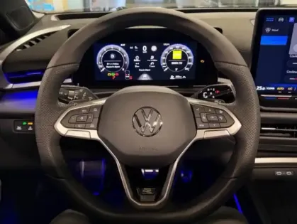 Photo 7 Volkswagen T-roc  1.5 eTSI 150ch R-Line DSG7