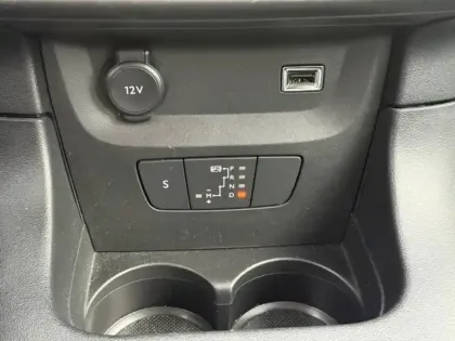 Photo 13 Citroën C3  1.2 PureTech 110ch S&S Shine EAT6