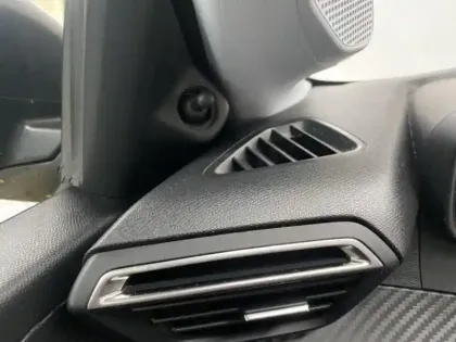 Photo 13 Peugeot 208  1.2 PureTech 75ch S&S Like