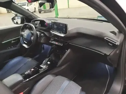 Photo 13 Peugeot 2008  1.5 BlueHDi 130ch S&S GT Line EAT8 7cv