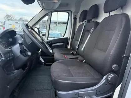 Photo 5 Citroën Jumper  Fg 30 L1H1 2.2 BlueHDi 140 S&S Club