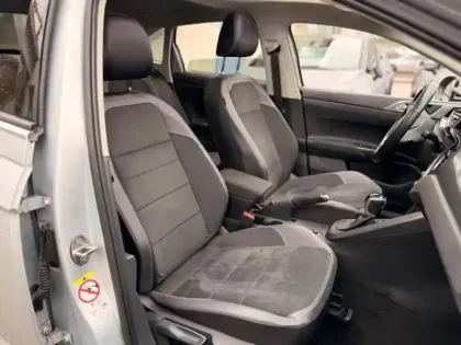 Photo 8 Volkswagen Taigo Gén. I Ph1 Style 5