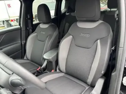 Photo 8 Jeep Renegade  1.5 Turbo T4 130ch MHEV Limited BVR7