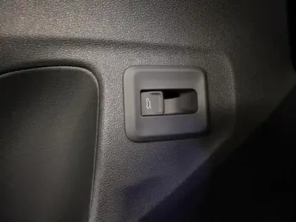 Photo 11 Volkswagen T-roc  1.5 eTSI 150ch R-Line DSG7