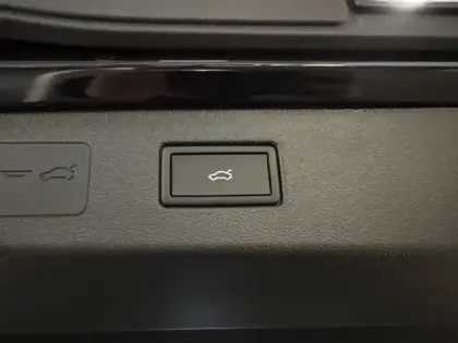 Photo 7 Volkswagen T-roc  1.5 eTSI 150ch R-Line DSG7