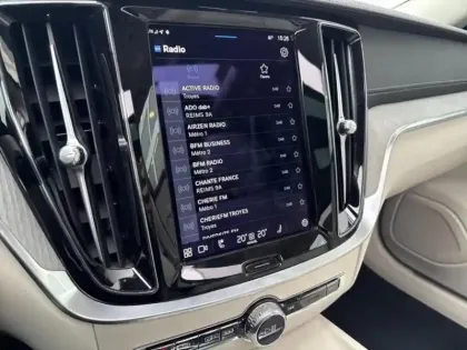 Photo 8 Volvo V60  B4 197ch Ultimate Style Dark Geartronic 8