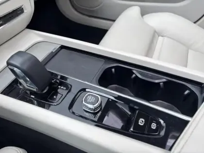 Photo 13 Volvo V60  B4 197ch Ultimate Style Dark Geartronic 8