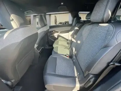 Photo 9 Peugeot 5008  Hybrid 145ch Allure e-DCS6