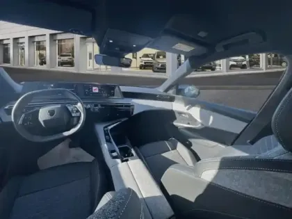 Photo 7 Peugeot 5008  Hybrid 145ch Allure e-DCS6