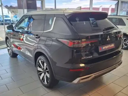 Photo 6 Mitsubishi Outlander  2.4 PHEV 306ch Instyle 4WD