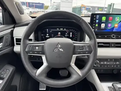 Photo 30 Mitsubishi Outlander  2.4 PHEV 306ch Instyle 4WD