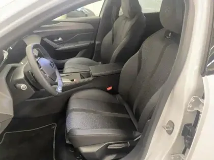 Photo 8 Peugeot 308  SW 1.2 Hybrid 145ch GT e-DCS6