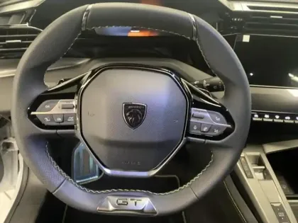 Photo 14 Peugeot 308  SW 1.2 Hybrid 145ch GT e-DCS6