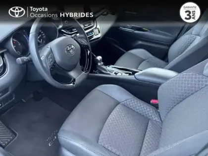 Photo 10 Toyota C-HR  1.8 Hybride 122ch Design Ultimate E-CVT