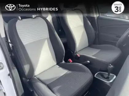 Photo 5 Toyota Yaris  100h Dynamic 5p RC19