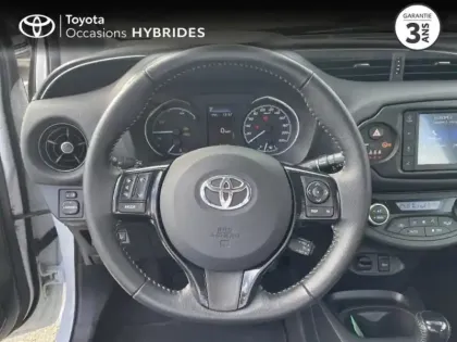 Photo 8 Toyota Yaris  100h Dynamic 5p RC19