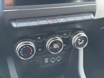 Photo 14 Renault Clio  1.6 E-Tech 140ch Limited -21