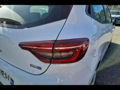 Photo 13 Renault Clio  1.6 E-Tech hybride 140ch Zen -21N