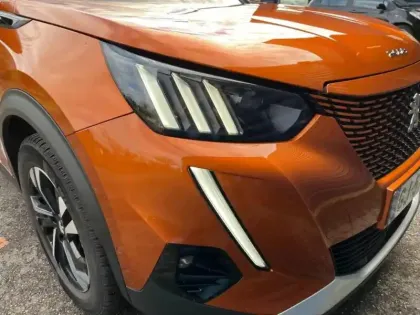 Photo 10 Peugeot 2008  e- 136ch GT