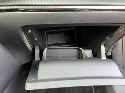 Photo 8 Peugeot 2008  e- 136ch GT