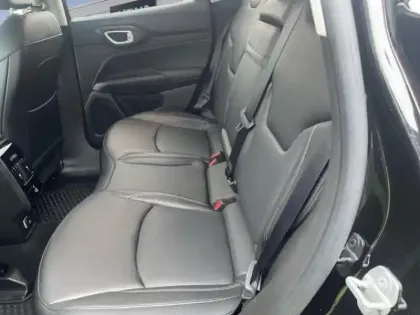 Photo 9 Jeep Compass  1.3 Turbo T4 240ch PHEV 4xe S AT6 eAWD