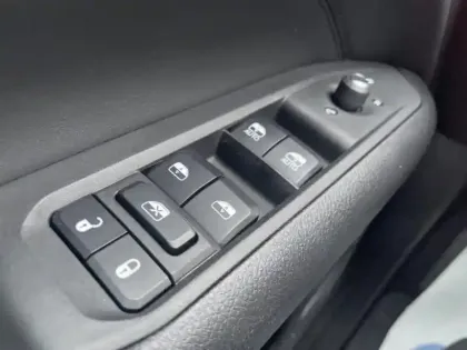 Photo 11 Jeep Compass  1.3 Turbo T4 240ch PHEV 4xe S AT6 eAWD