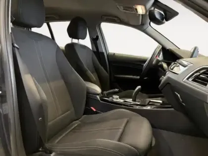 Photo 14 BMW Serie 1 Série 1 118iA 140ch Business Design DKG7 112g