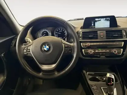 Photo 9 BMW Serie 1 Série 1 118iA 140ch Business Design DKG7 112g