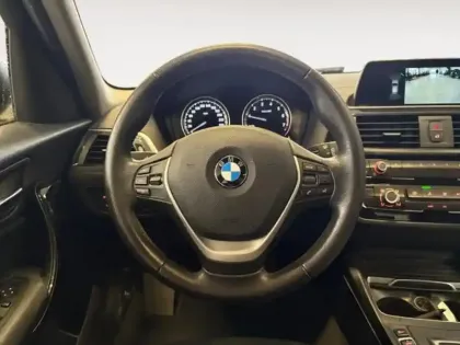 Photo 11 BMW Serie 1 Série 1 118iA 140ch Business Design DKG7 112g