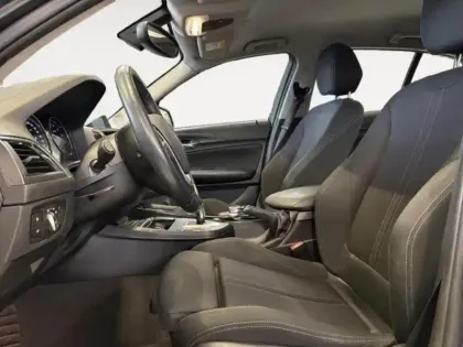 Photo 8 BMW Serie 1 Série 1 118iA 140ch Business Design DKG7 112g