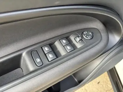 Photo 14 Alfa Romeo Junior  1.2 Ibrida 136ch DCT6