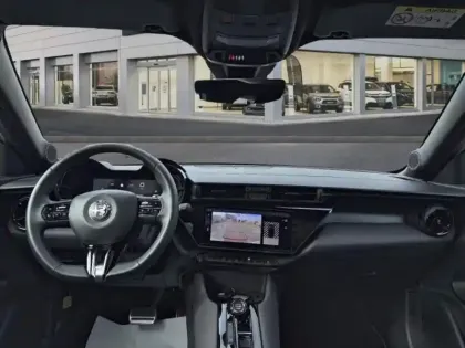 Photo 7 Alfa Romeo Junior  1.2 Ibrida 136ch DCT6